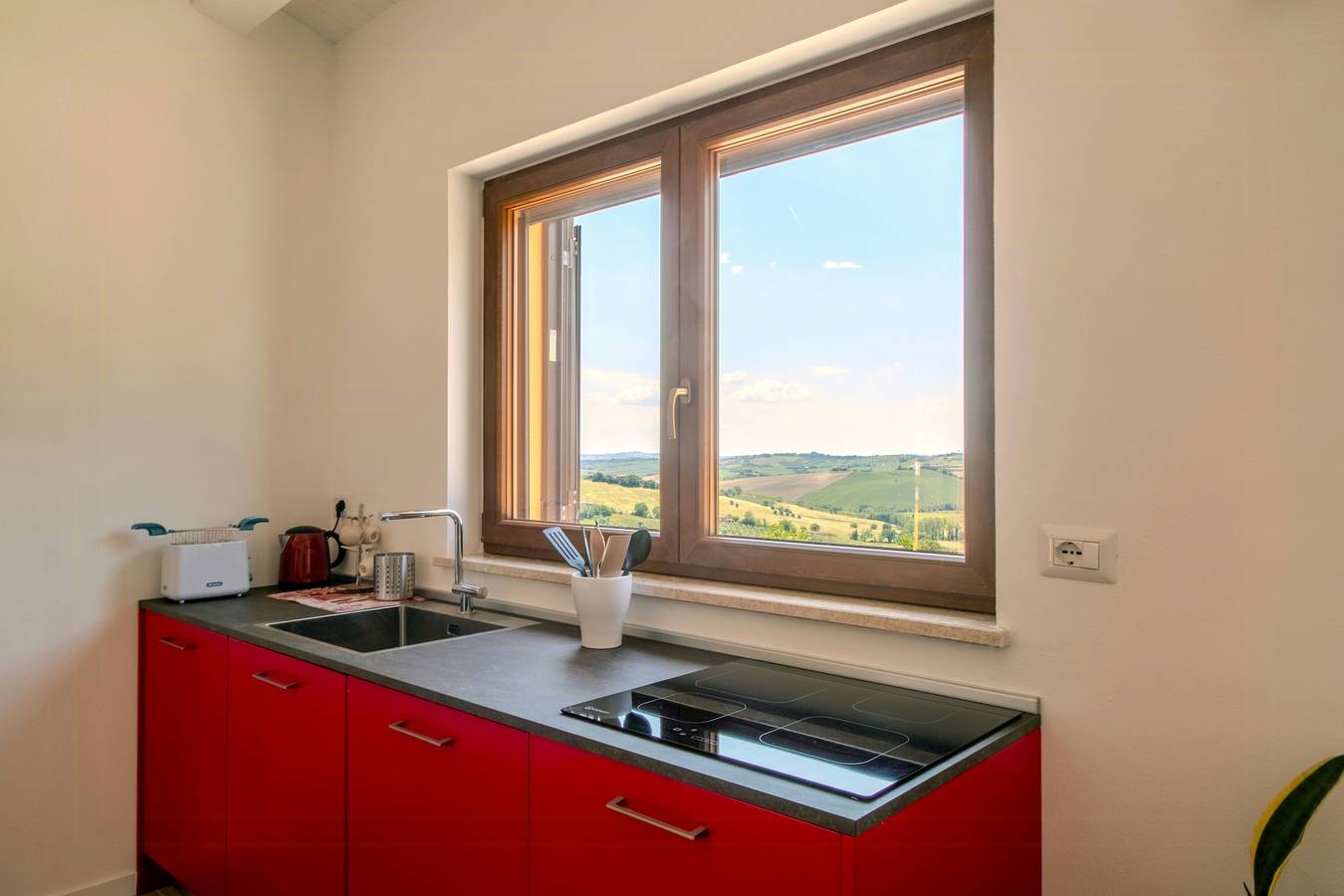 Ganze Wohnung, Wohnung mit Aussicht in Belvedere in Belvedere Ostrense, Ancona Provinz