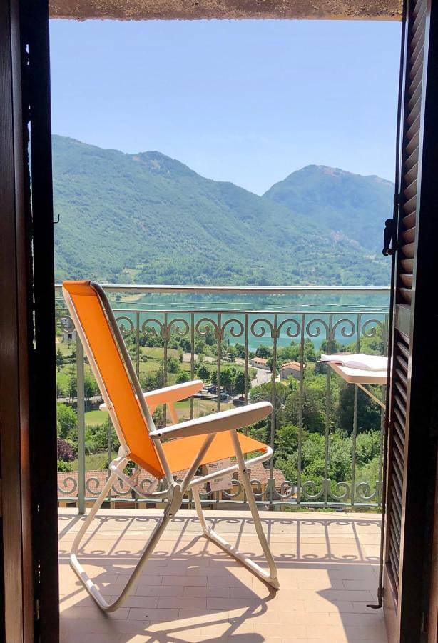 Location de vacances pour 4 personnes, avec Balcon et Terrasse ainsi que Vue sur le lac et Vue à Castel di Tora - 3