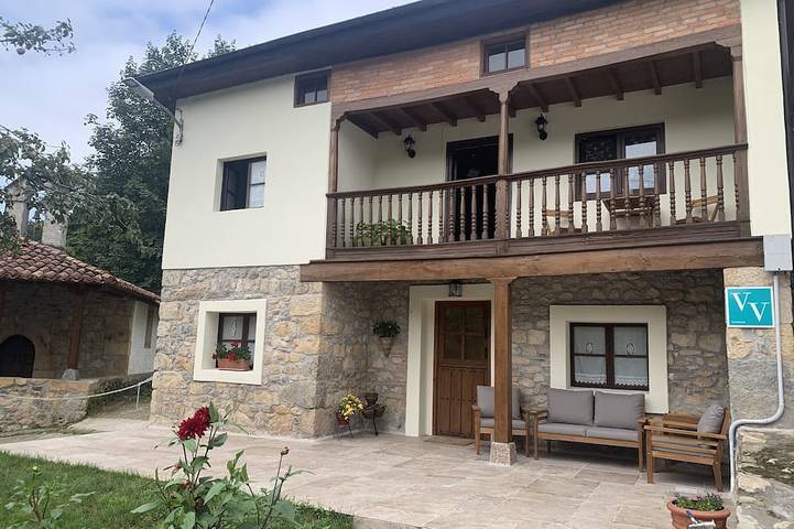 Casa rural para 5 personas, con balcón y jardín en Cangas de Onís