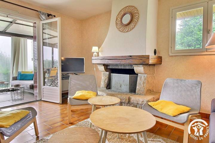 Gîte pour 8 personnes, avec terrasse et jardin à Cléguérec - 2