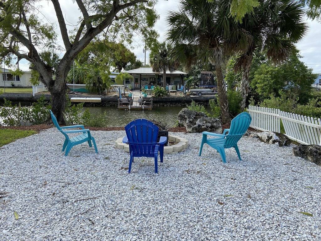 Fully remodeled, adorable coastal canal house on a spacious corner lot. in Hudson, Pasco County