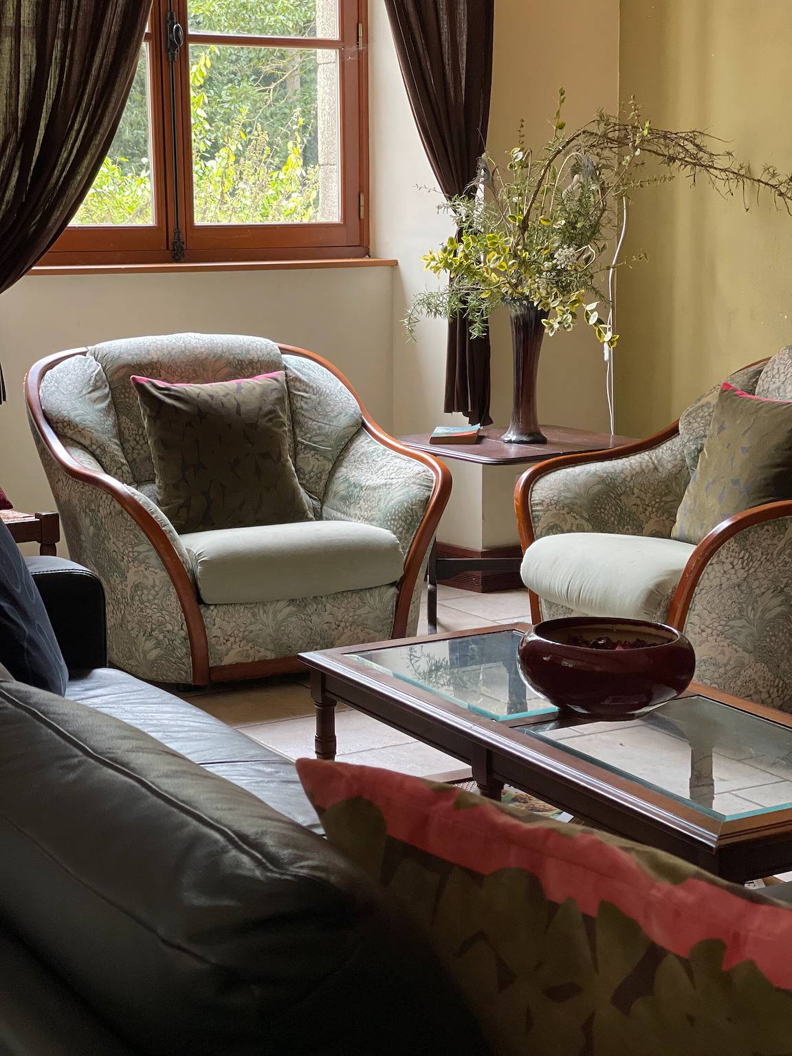 Holiday Home 'Le Crévy - Le Chateau - 8 Pers' with Private Terrace, Shared Garden and Wi-Fi in La Chapelle-Caro, Vannes region