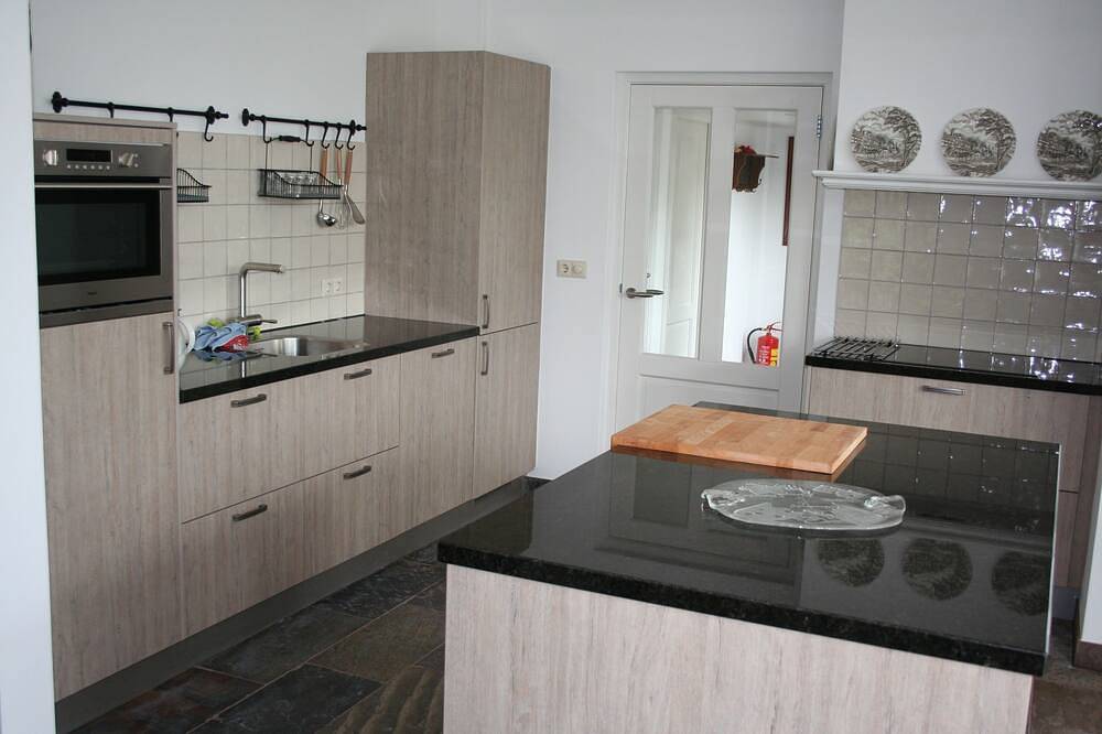 Ruime woning, 4-6 personen, sauna, serre, tuin, luxe badkamer in Groenlo, Achterhoek