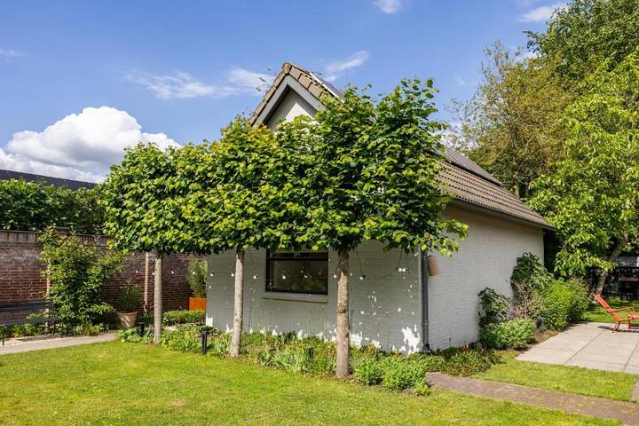 B&b voor 2 personen, with Terras and Tuin as well as Uitzicht in Haaren