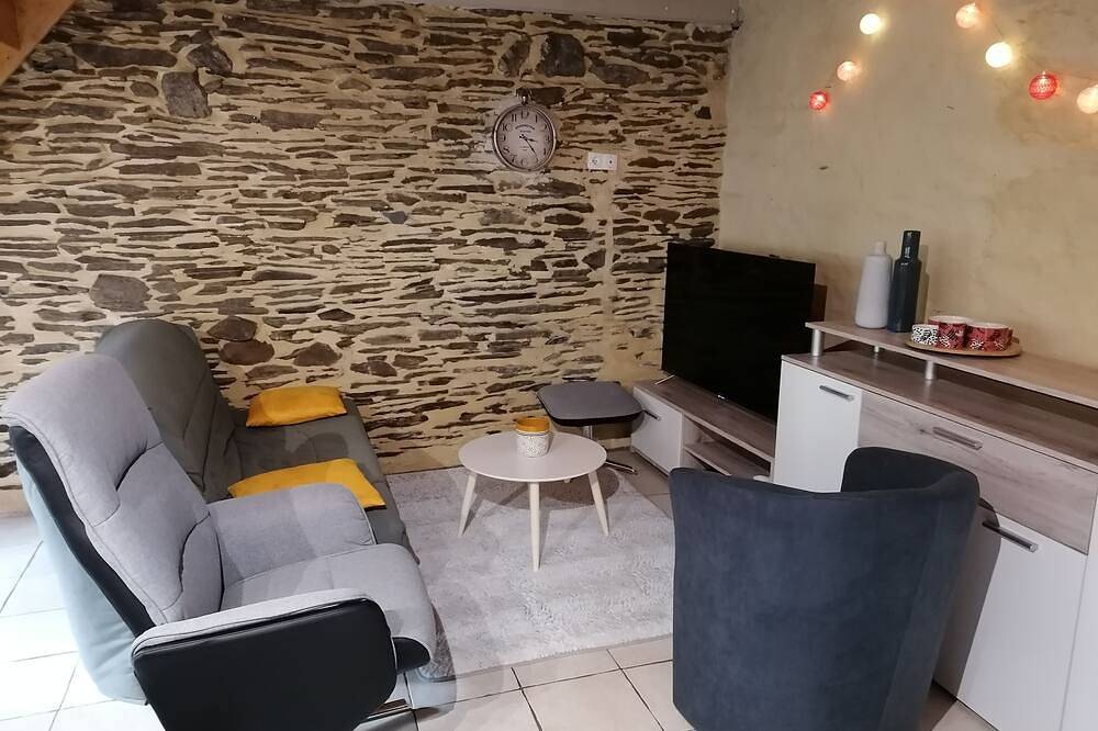 Charming house in the heart of nature in Paule, Guingamp Region