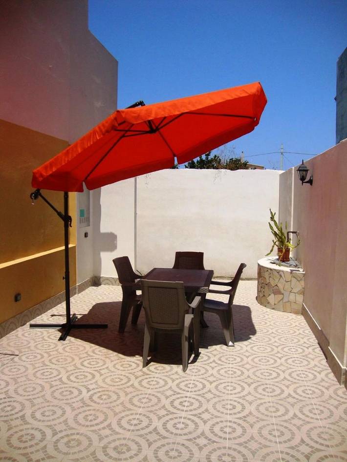 Gîte pour 5 personnes, avec terrasse à Spadafora