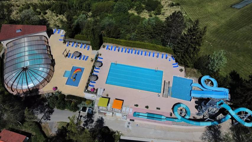 Camping pour 6 personnes, avec sauna ainsi que piscine et terrasse, animaux acceptés dans le Jura - 3