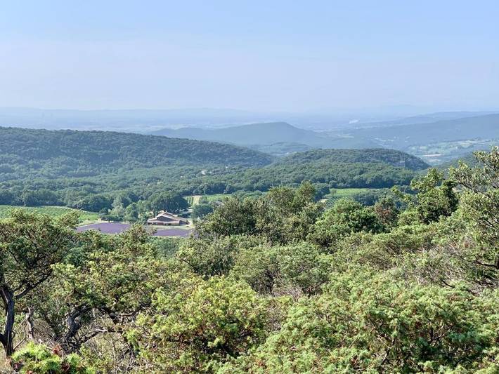 Location de vacances pour 4 personnes, avec piscine ainsi que jardin et vue à Saint-Montan - 2