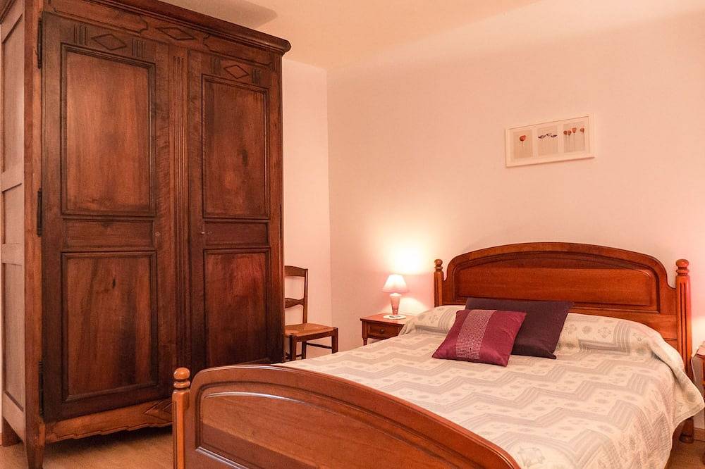 Charming stone house 3* small heated swimming pool near Pezenas in Cazouls-d'Hérault, Côte d'Améthyste