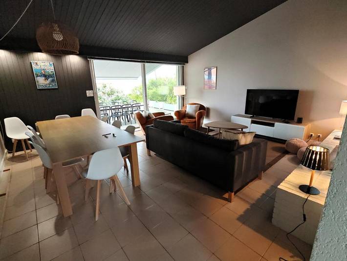 Location de vacances pour 10 personnes, avec vue ainsi que terrasse et jardin dans Plage de Tanchet