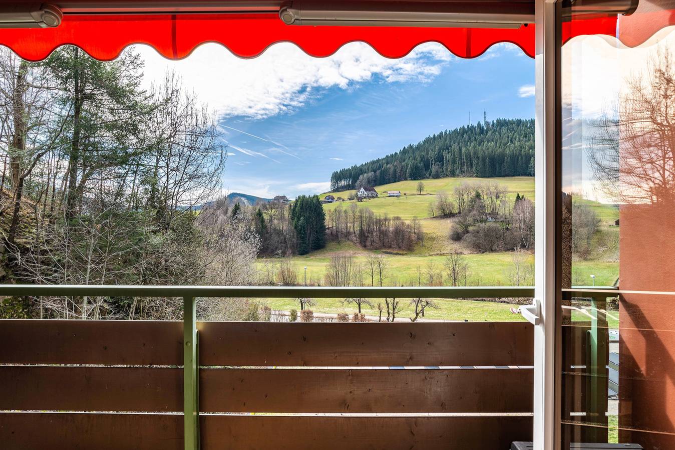 Apartamento entero, Apartamento 'Schwarzwald Wölkchen' con vistas a la montaña, jardín compartido y Wi-Fi in Tonbach, Baiersbronn