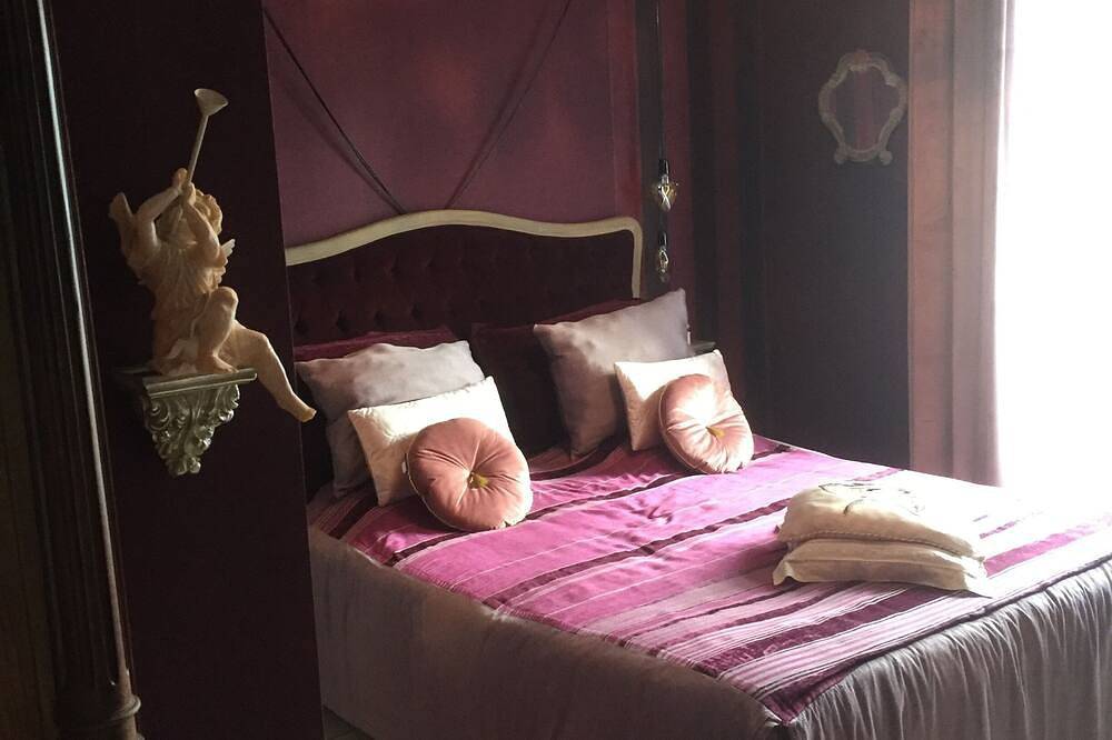 Inhale... Blow it out! A bubble of tranquillity in a green setting. in Castelnau-le-Lez, Côte d'Améthyste