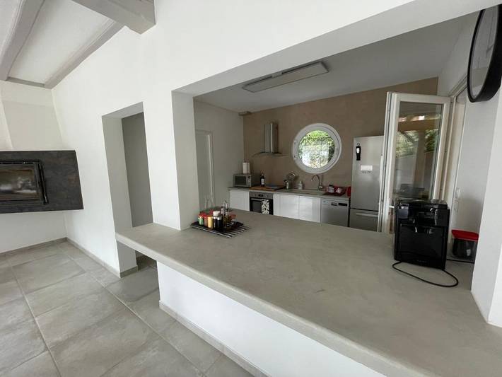 Villa pour 6 personnes, avec vue ainsi que piscine et balcon