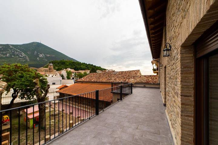 Casa de vacaciones para 30 personas, con vistas y jardín en Comarca de Aoiz - 2