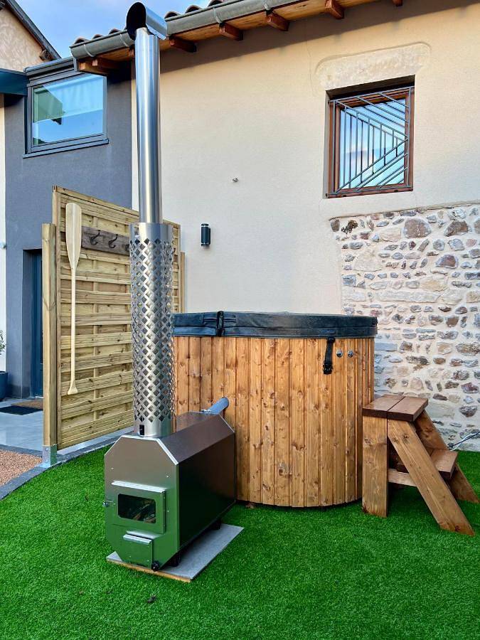 Gîte pour 4 personnes, avec jardin et jacuzzi ainsi que piscine et sauna à Cercié - 4