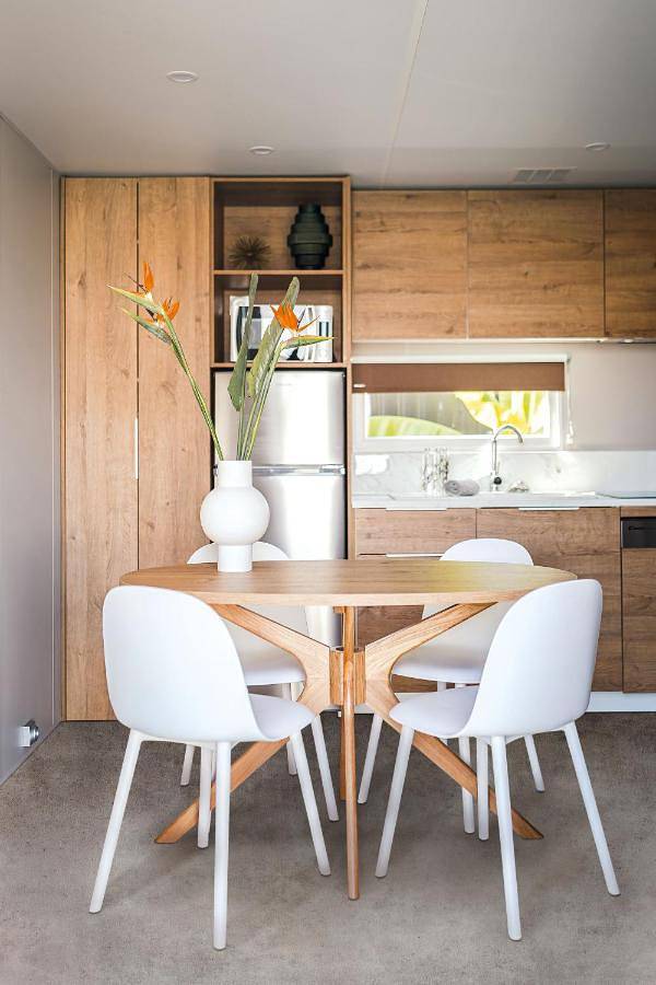 Camping pour 6 personnes, avec bassin pour enfant et jacuzzi ainsi que piscine et jardin à Torreilles - 4