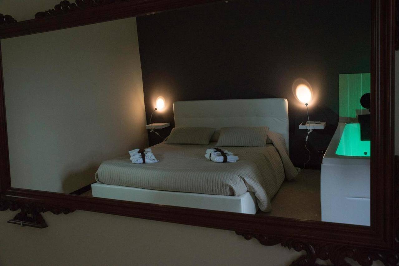 Double Room in Valguarnera Caropepe, Province d'Enna