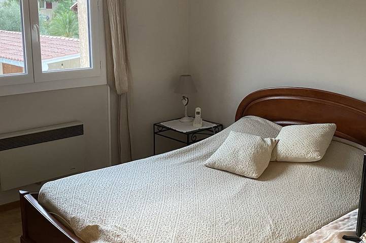 Location de vacances pour 4 personnes, avec jardin et terrasse à Sabran - 2