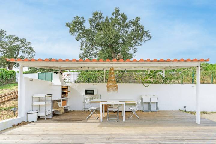 Casa de férias 'Monte Da Venda De Baixo' com vista para a montanha, piscina privada e Wi-Fi in Santa Margarida da Serra, Grândola e Santa Margarida da Serra