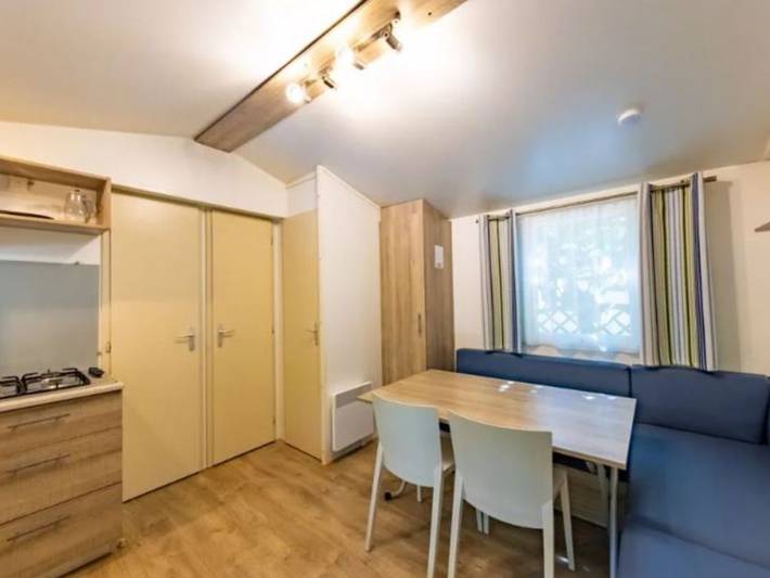 Mobil home pour 6 personnes, avec piscine à Montblanc - 2