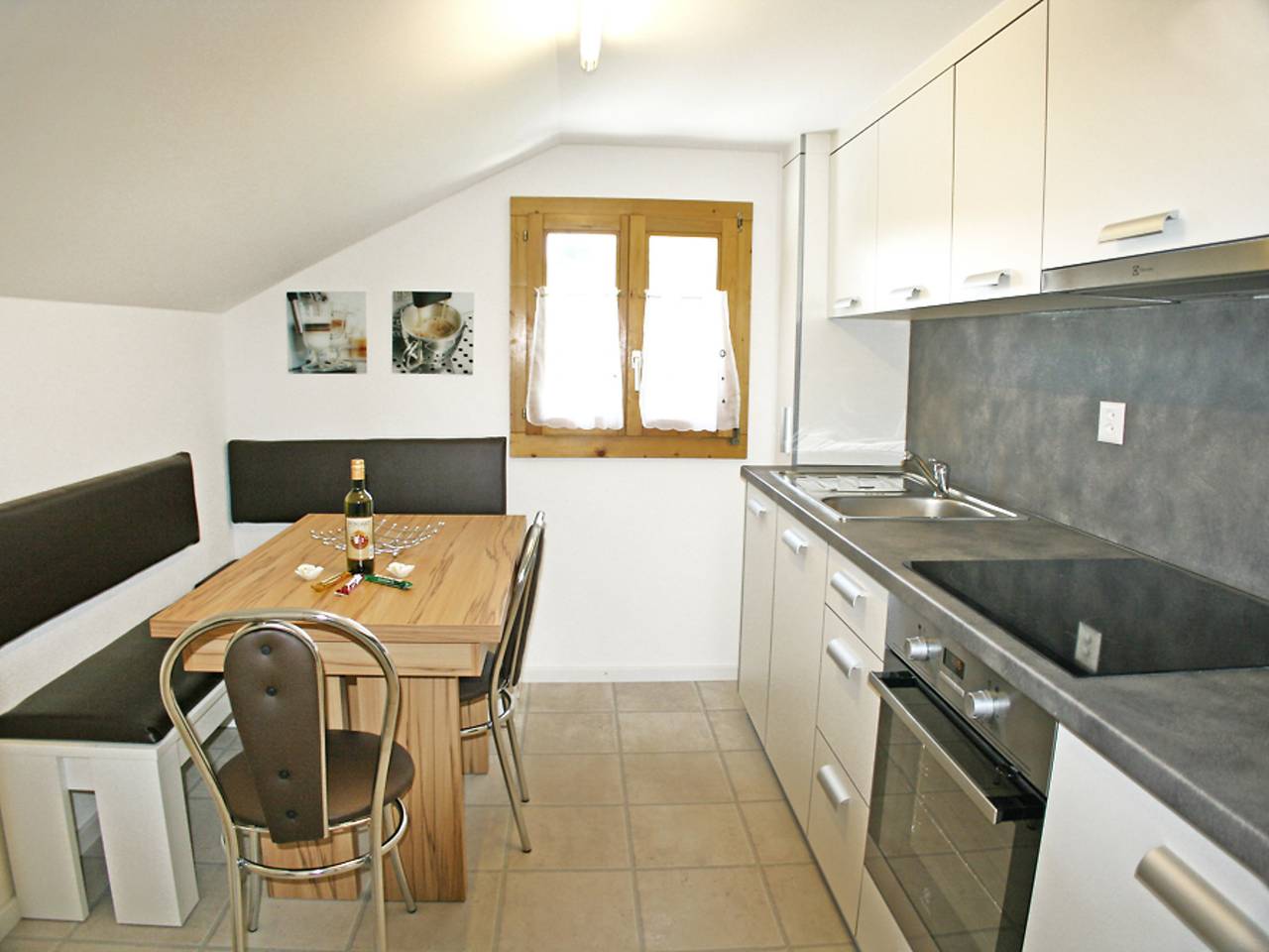 Ganze Wohnung, Bergfink Dachgeschoss in Grächen, Walliser Alpen