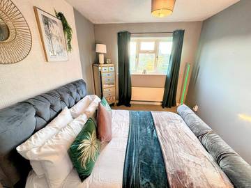 Holiday Rental for 8 People in Ashford, Kent, Photo 3