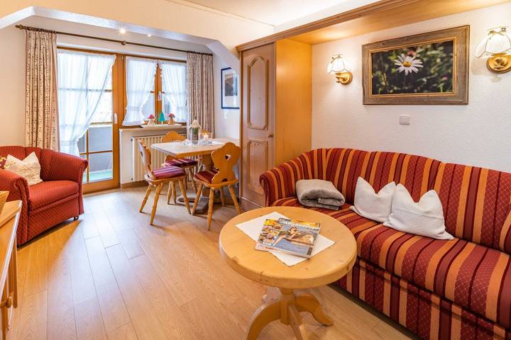 Hütte für 4 Personen, mit Sauna und Garten sowie Balkon, kinderfreundlich in Oberstdorf - 2