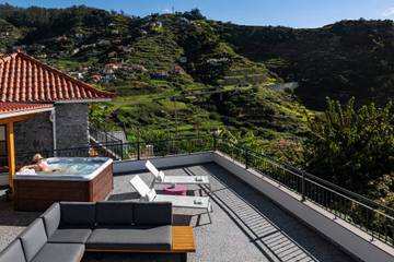 Location de vacances pour 8 personnes, avec balcon et jacuzzi, adapté aux familles dans Campanário