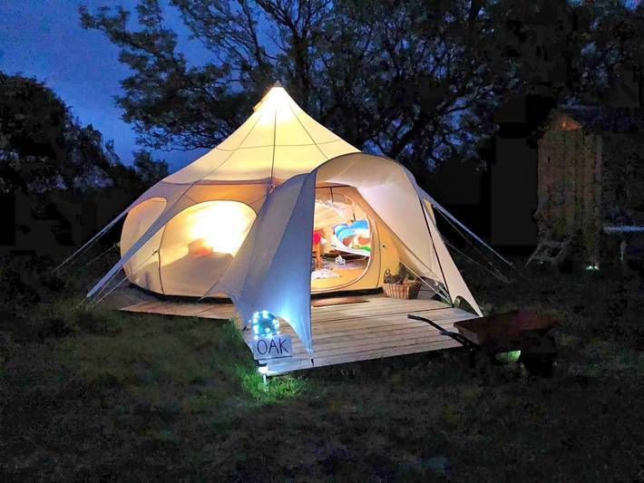 Glamping for 4 people, with Garden in Devon