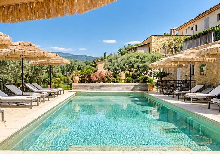 Chambre d’hôte pour 2 personnes, avec Terrasse et Jacuzzi ainsi que Jardin et Piscine à Fayence
