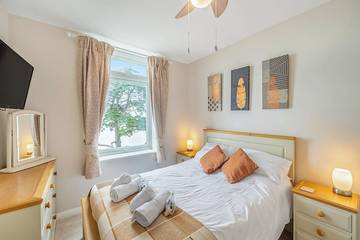 Apartment for 4 People in Torquay, Torbay, Photo 2