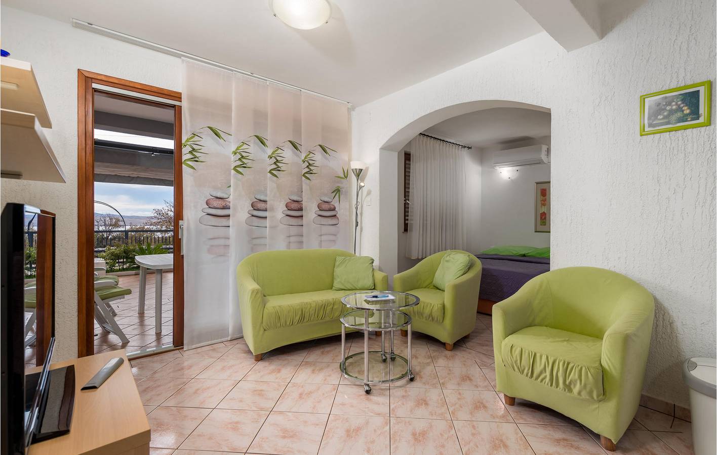 Ganze Ferienwohnung, Ferienwohnung mit Meerblick, Terrasse, WLAN und Parkplatz in Küstennähe in Cesarica, Naturpark Velebit