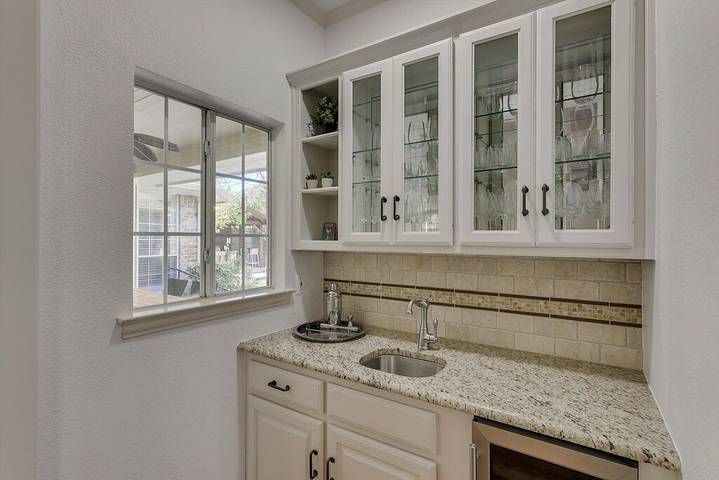 Vacation rental for 14 people, with yard and pool as well as balcony, with pets in Richardson (TX)