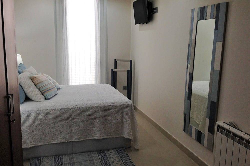 Appartement entier, Appartement Neuf, Entierement Equipee De 50 Mts Beach St. Sebastia in Sitges, Garraf