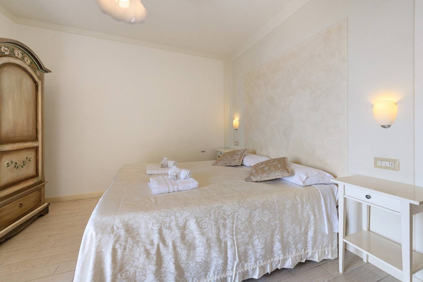 Bed & Breakfast 'Giardini Di Corte - Magnolia' mit Seeblick, Wlan und Klimaanlage in Maderno, Toscolano-Maderno