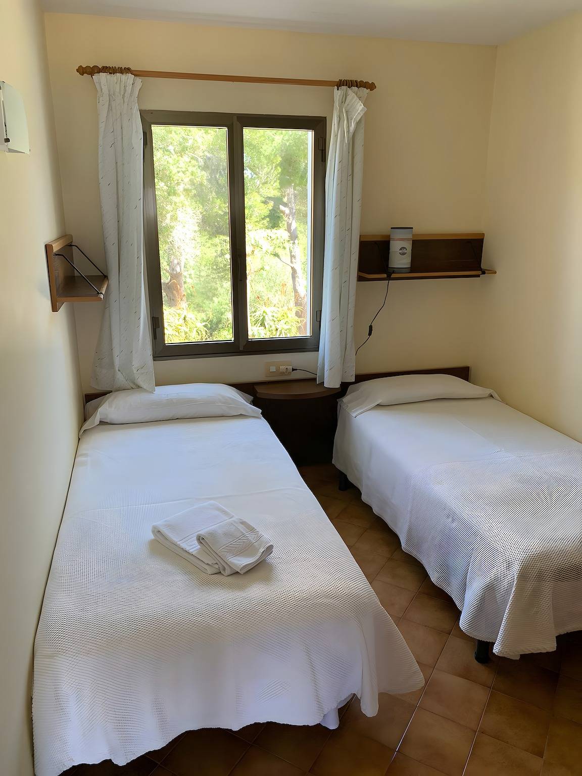 Appartement Miramar in Son Bou met groot terras, zeezicht en privézwembad in het groen, foto 15