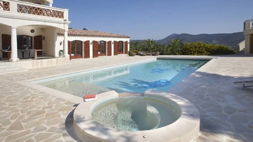 Villa voor 13 personen, with zwembad and tuin as well as whirlpool and terras, met huisdier in Sainte-Maxime
