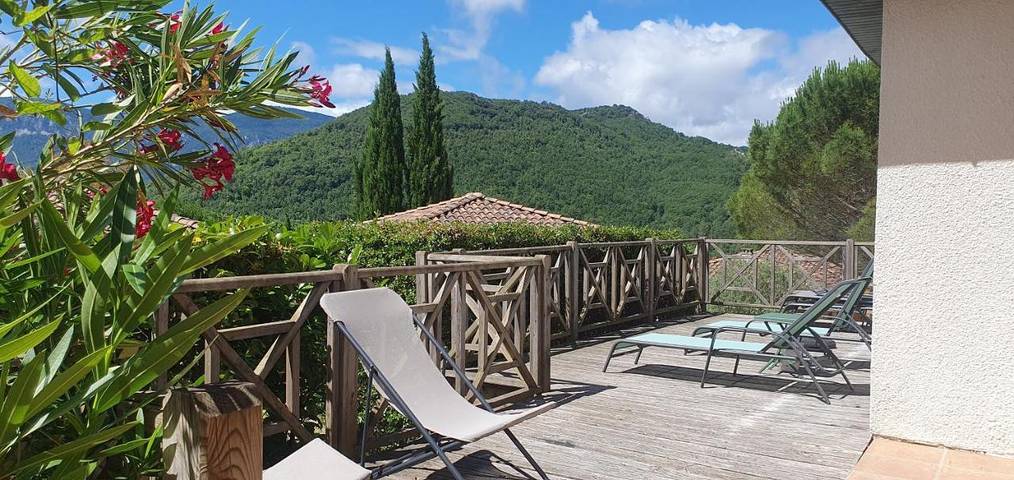 Parc de vacances pour 7 personnes, avec Terrasse ainsi que Jardin et Vue