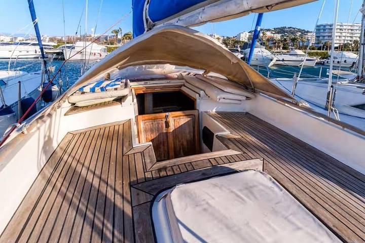 Bateau pour 4 personnes dans Port Pierre Canto Cannes