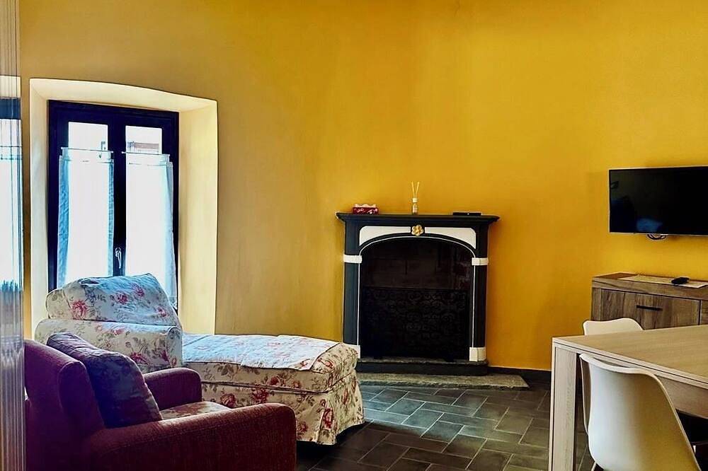 Ganze Wohnung, A few steps from the lake, cozy apartment in Lesa, Lago Maggiore (Piemont)