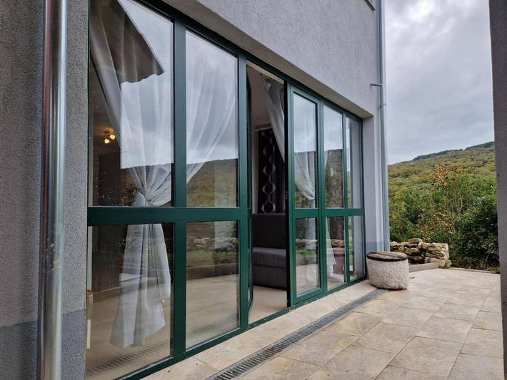 Ferienwohnung für 4 Personen, mit Balkon und Terrasse sowie Garten in Valun