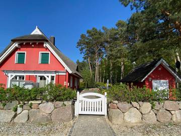 Ferienhaus für 6 Personen, mit Garten und Terrasse sowie Sauna, kinderfreundlich in Kölpinsee
