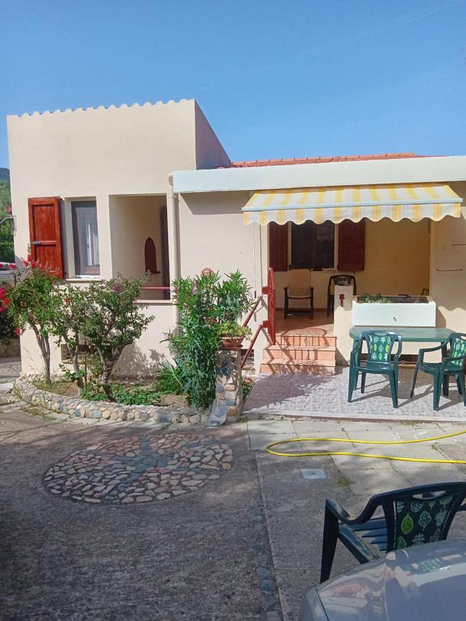 Ferienhaus für 4 Personen, mit Ausblick und Garten