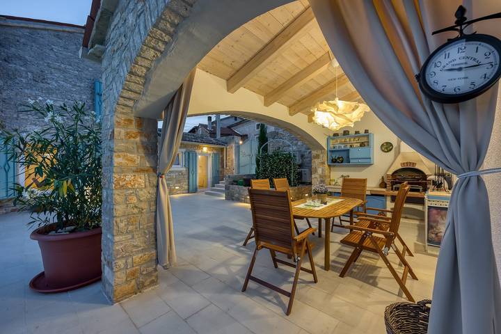 Villa pour 6 personnes, avec balcon/terrasse et piscine à Selina - 3