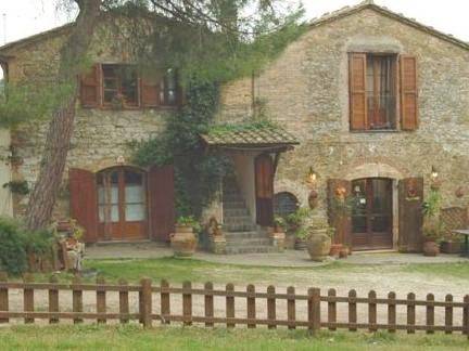 Villa per 22 persone, con piscina e giardino nonché panorama e vista lago a Magione