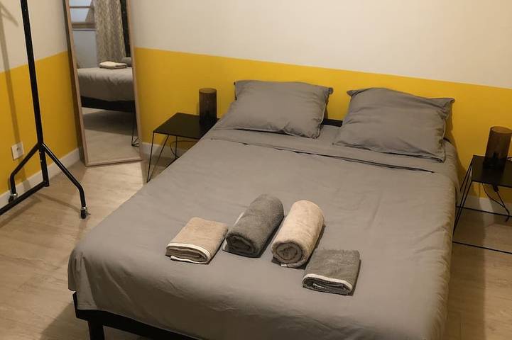 Ganze Wohnung, La Nanou, Appart. Loft 60m2 - Private Yard In The Historical Center Of Dijon in Dijon, Dijon und Umgebung