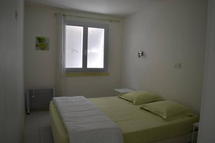 Location de vacances pour 2 personnes, avec vue et jardin à Vinezac - 2