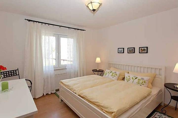 Ganze Wohnung, Fewo 5 rechts - Rügen-Fewo in Samtens, Rügen