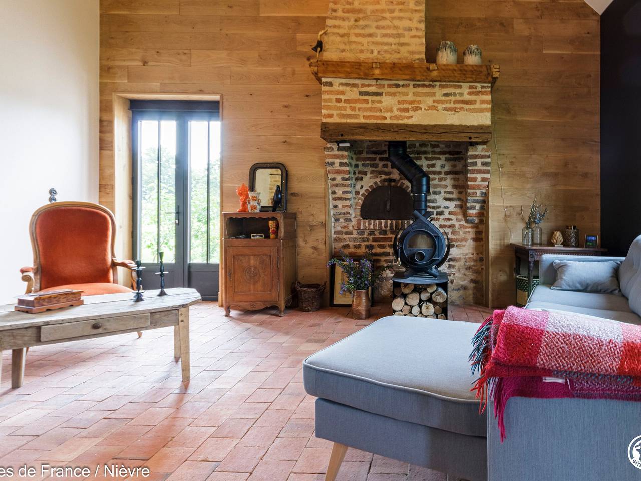 Zen-Haus mit Garten, Haustiere erlaubt, nahe der Loire in Charrin, Nièvre