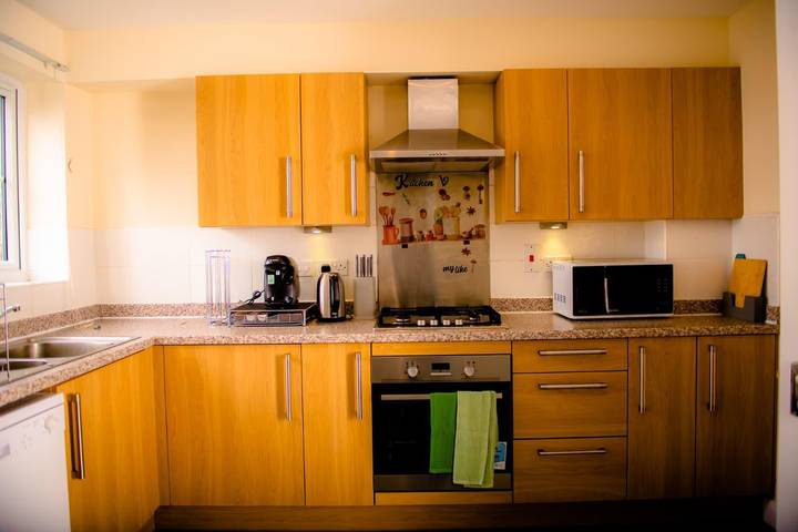 House - Sleeps 7 - Parking - 10Min Drive to Centre in Manchester, Greater Manchester
